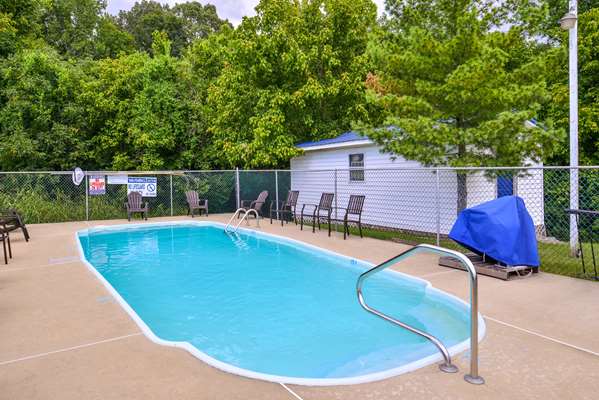 Pool - Americas Best Value Inn & Suites Chattanooga - I-24, Exit 175