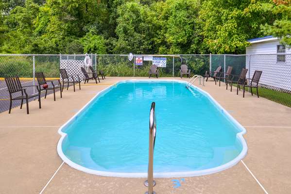 Pool - Americas Best Value Inn & Suites Chattanooga - I-24, Exit 175