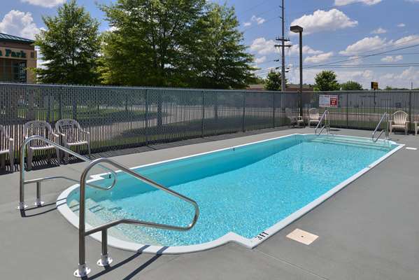Pool - Americas Best Value Inn Chattanooga - I-75, Exit 7
