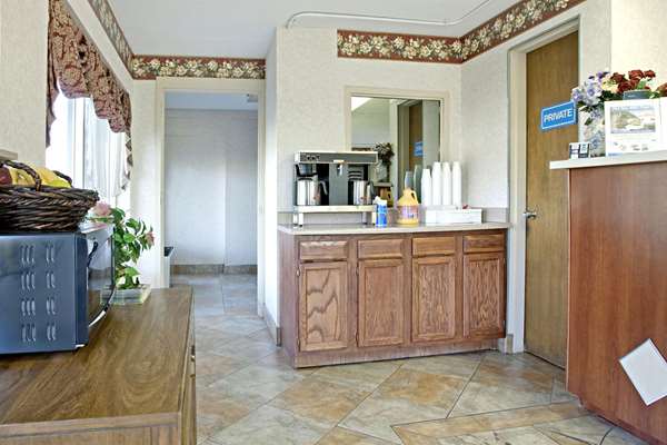  - Americas Best Value Inn & Suites Knoxville - I-75, Exit 108