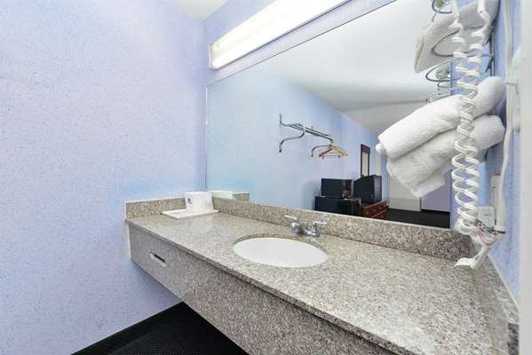  - Americas Best Value Inn & Suites Knoxville - I-75, Exit 108