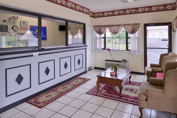  - Americas Best Value Inn Wildersville - I-40, Exit 108