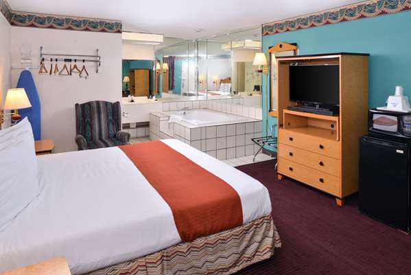 Suite - Americas Best Value Inn Wildersville - I-40, Exit 108