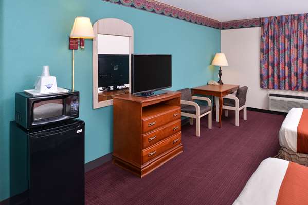  - Americas Best Value Inn Wildersville - I-40, Exit 108
