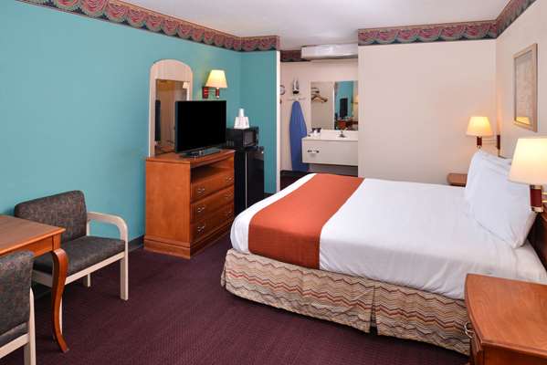  - Americas Best Value Inn Wildersville - I-40, Exit 108
