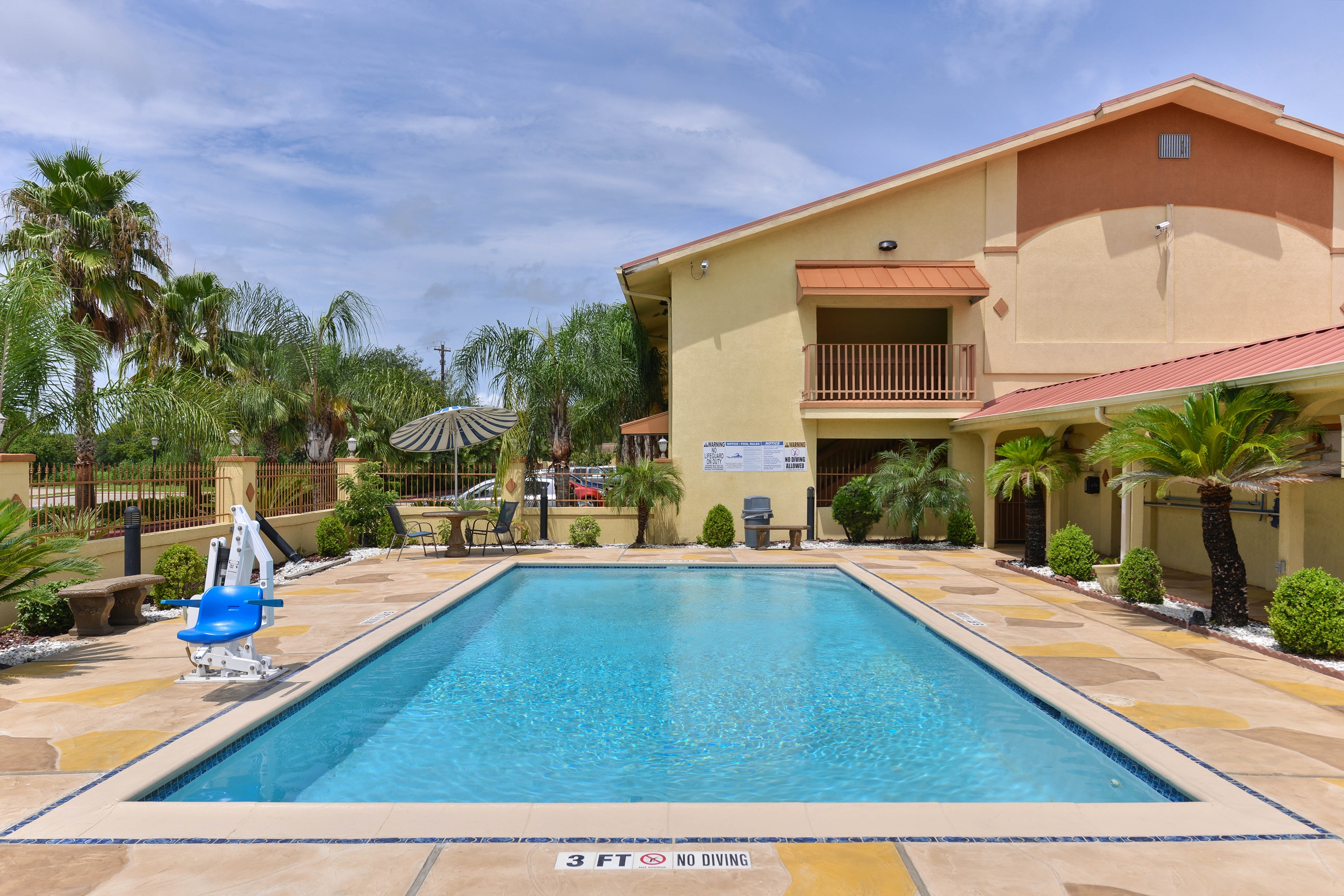 Pool | Americas Best Value Inn & Suites-Alvin/Houston