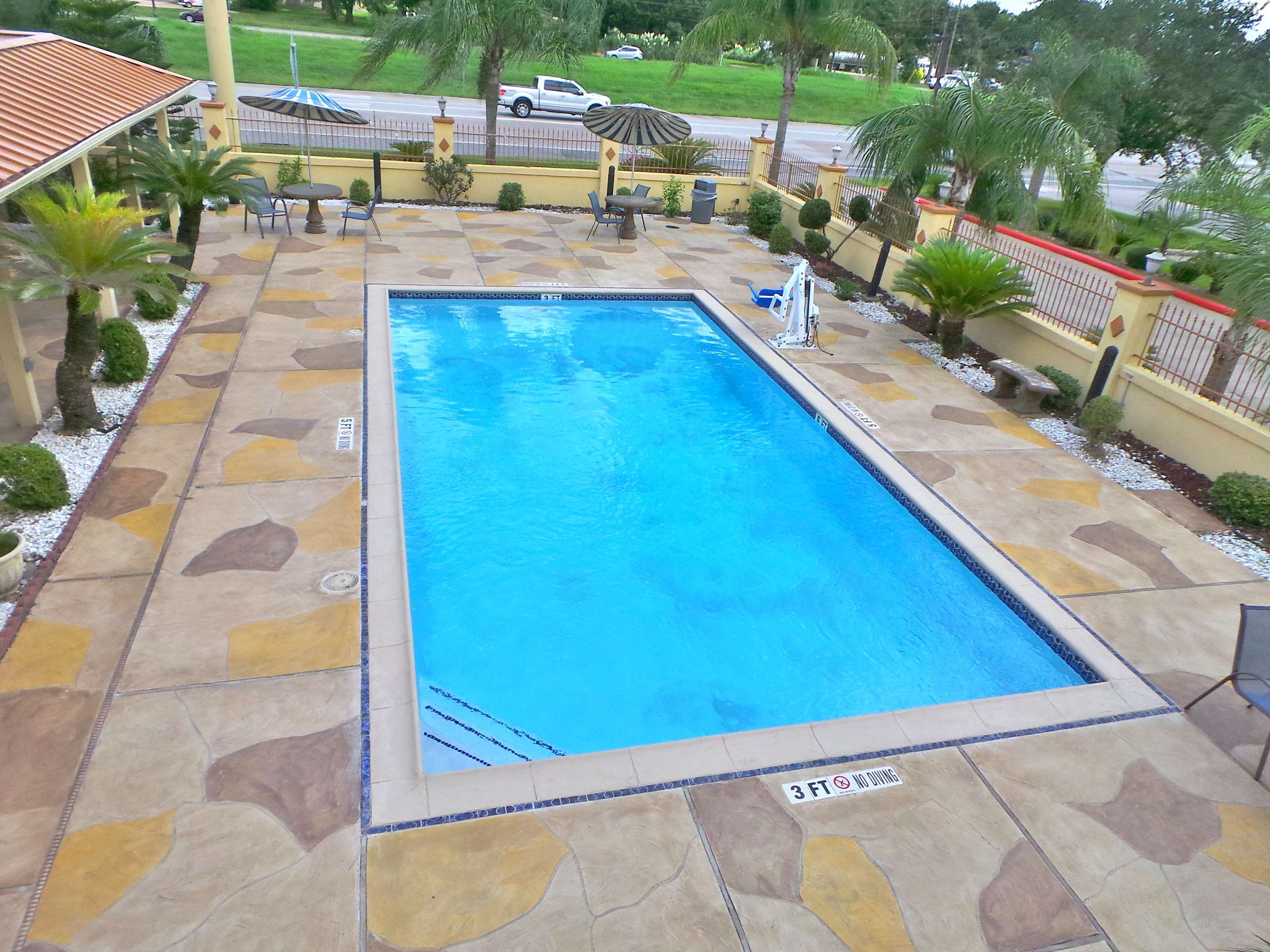 Pool | Americas Best Value Inn & Suites-Alvin/Houston