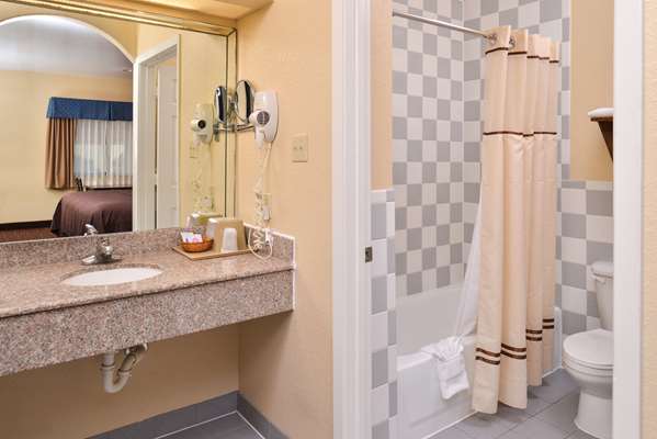  - Americas Best Value Inn Baytown