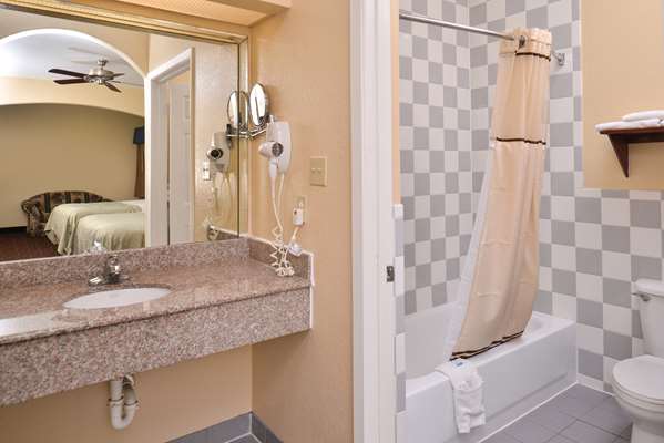  - Americas Best Value Inn Baytown
