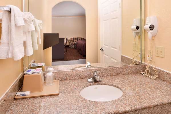  - Americas Best Value Inn Baytown