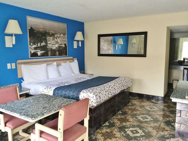  - Americas Best Value Inn Beaumont - I-10, Exit 851