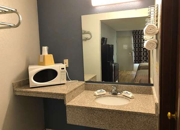  - Americas Best Value Inn Garland - I-30, Exit 59