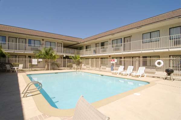 Pool - Americas Best Value Inn & Suites Groves