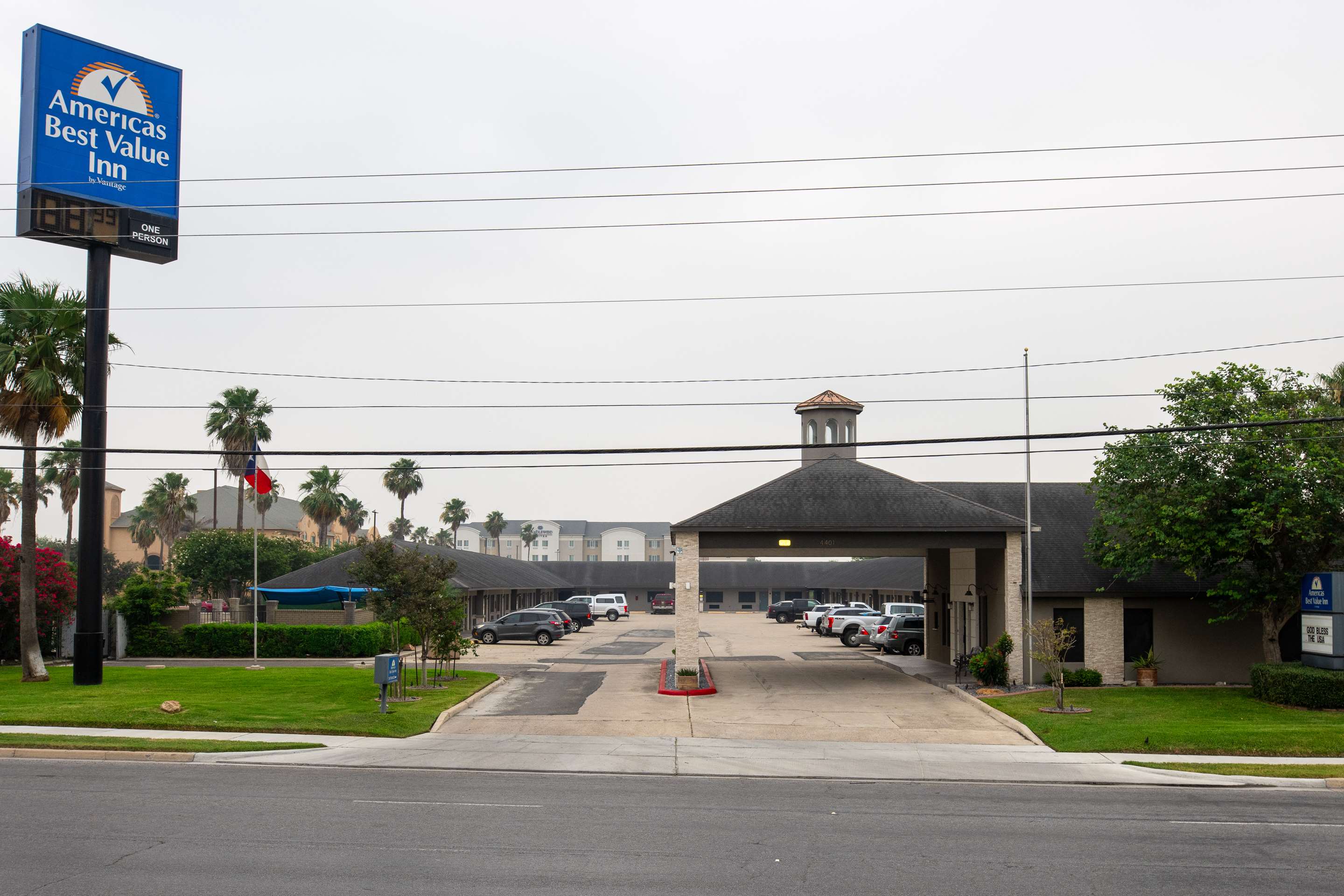 ABVI Harlingen TX Exterior | Americas Best Value Inn Harlingen