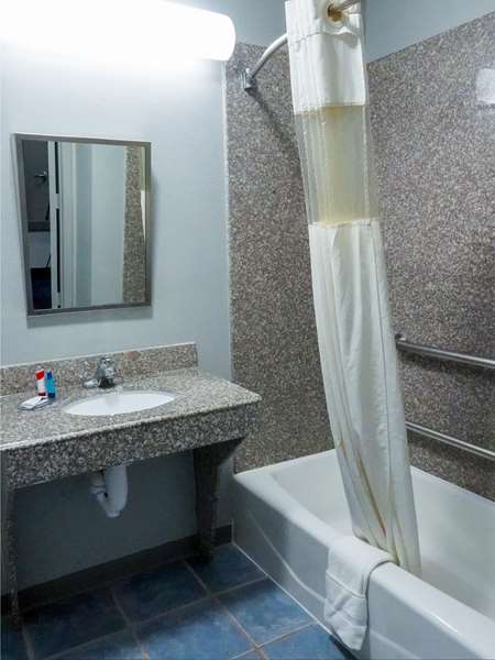  - Americas Best Value Inn & Suites Bush Airport Humble - I-69, Exit 147