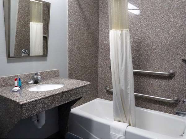  - Americas Best Value Inn & Suites Bush Airport Humble - I-69, Exit 147