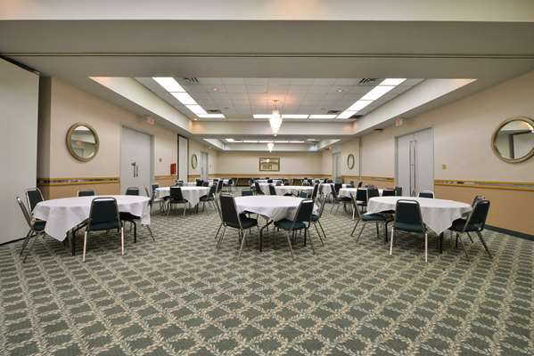  - Americas Best Value Inn & Suites La Marque - I-45, Exit 13