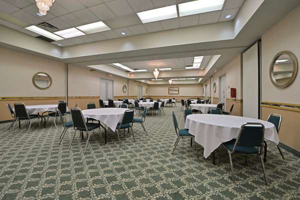  - Americas Best Value Inn & Suites La Marque - I-45, Exit 13