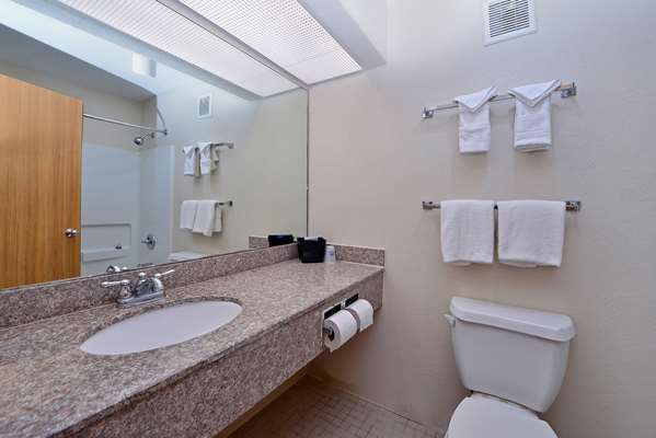  - Americas Best Value Inn & Suites La Marque - I-45, Exit 13