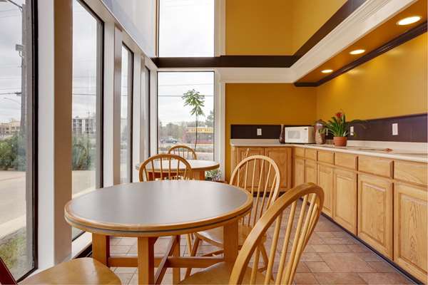  - Americas Best Value Inn South Longview - I-20, Exit 595