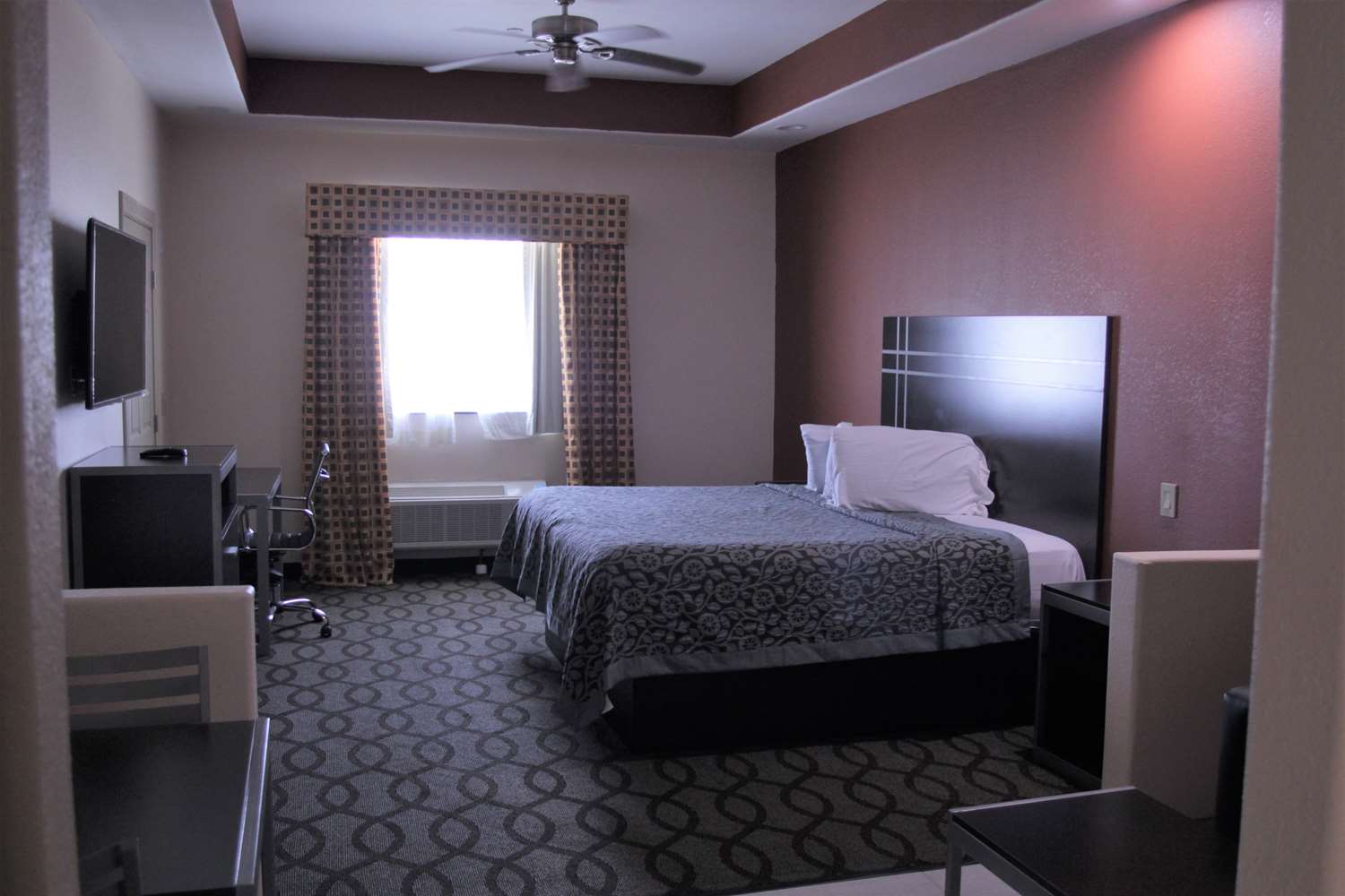 1 King Bed Suite Non-Smoking Pet Free image