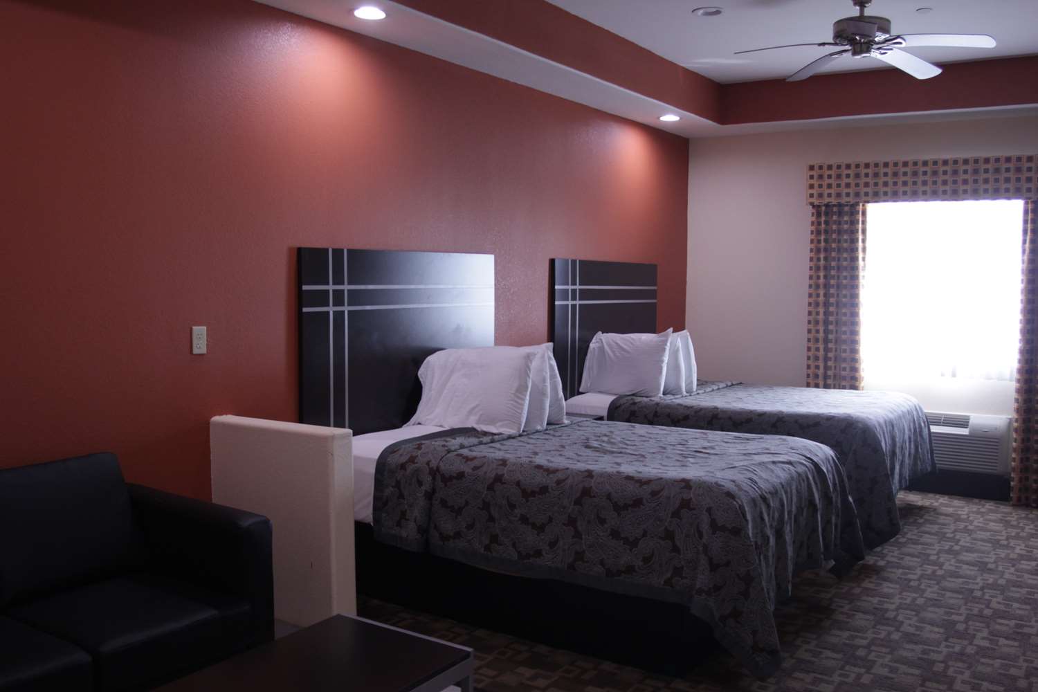2 Queen Beds Suite Non-Smoking Pet Free image