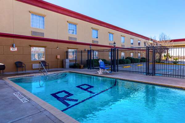 Pool - Americas Best Value Inn Temple