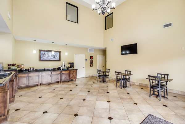 Restaurant - Americas Best Value Inn & Suites Tomball