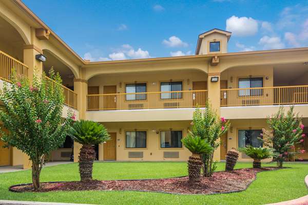 Exterior view - Americas Best Value Inn & Suites Tomball