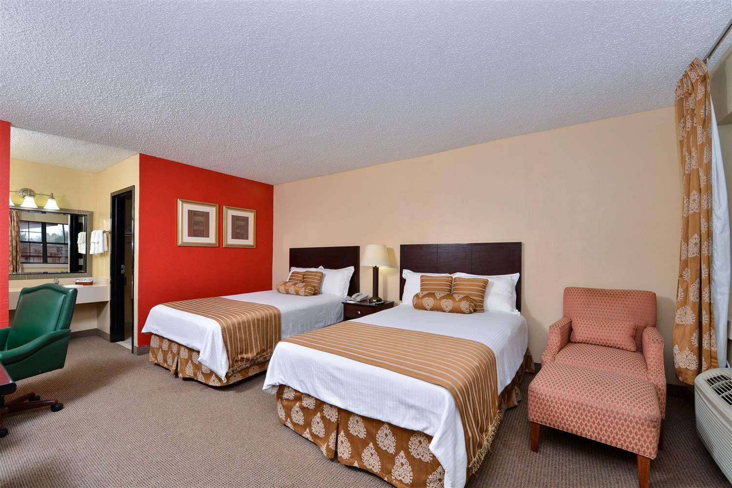2 Double Beds Non-Smoking image