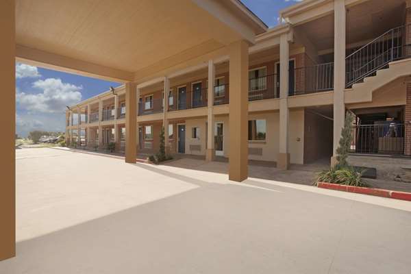 Exterior view - Americas Best Value Inn Waco