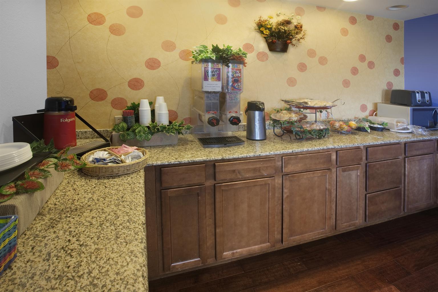 Breakfast Area | Americas Best Value Inn Waco