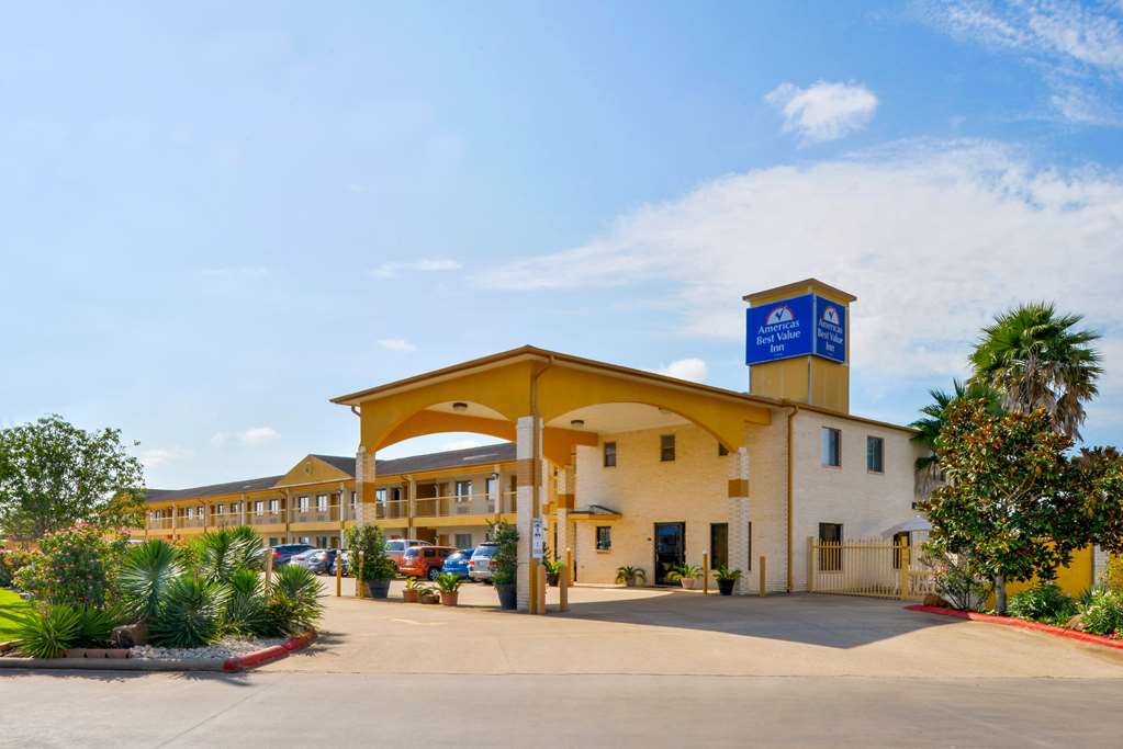 Americas Best Value Inn & Suites-Waller