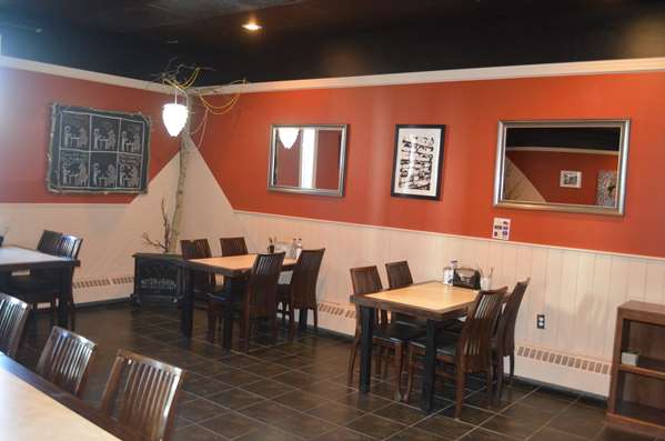 Restaurant - Canadas Best Value Inn Whitehorse