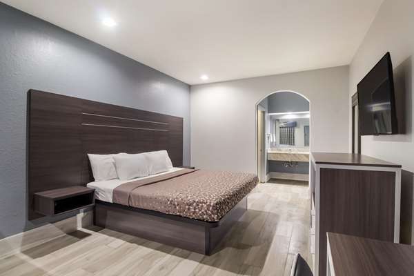  - Americas Best Value Inn & Suites Platinum Houston - I-45, Exit 59