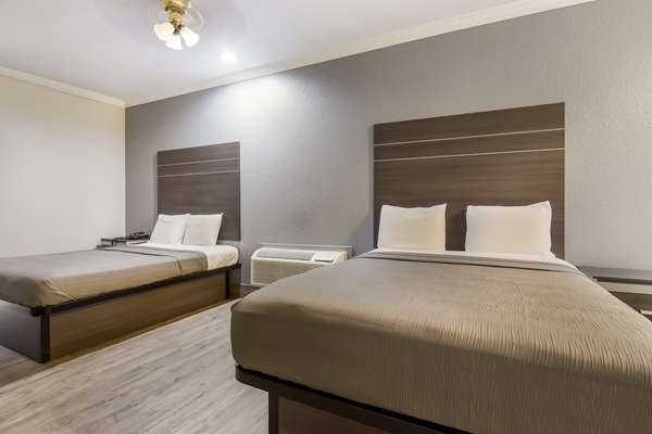  - Americas Best Value Inn & Suites Platinum Houston - I-45, Exit 59
