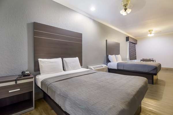  - Americas Best Value Inn & Suites Platinum Houston - I-45, Exit 59