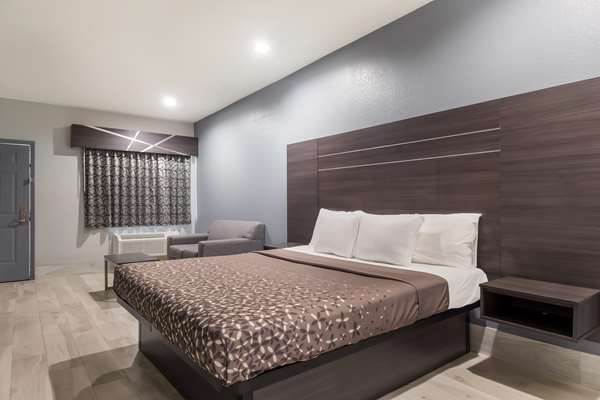  - Americas Best Value Inn & Suites Platinum Houston - I-45, Exit 59