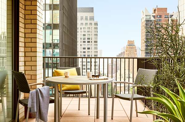 Suite - Fifty Sonesta Select Hotel New York