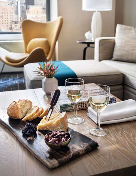 Suite - Shelburne Sonesta Hotel New York