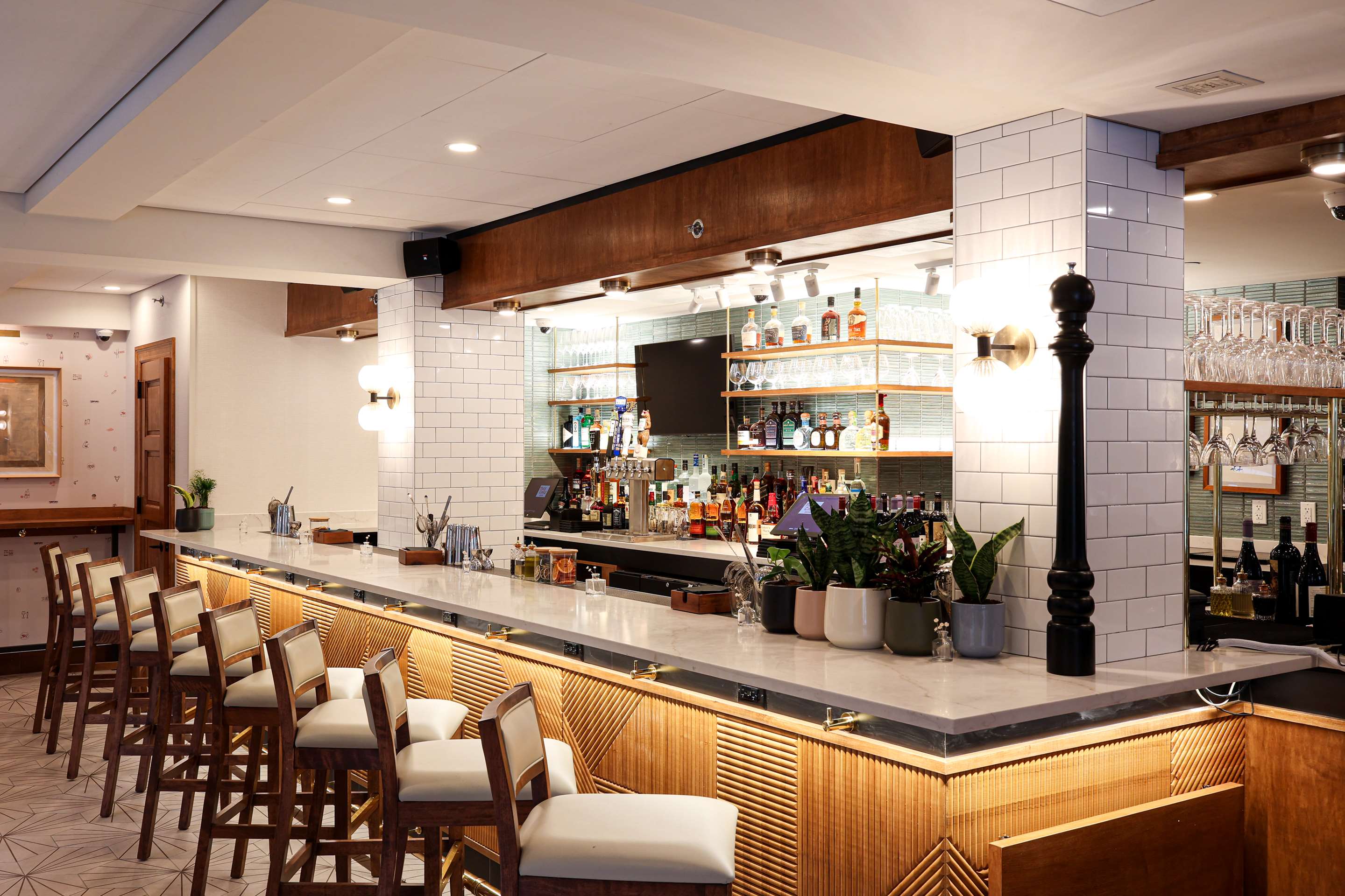 Take Care Restaurant - bar | The Shelburne Sonesta New York