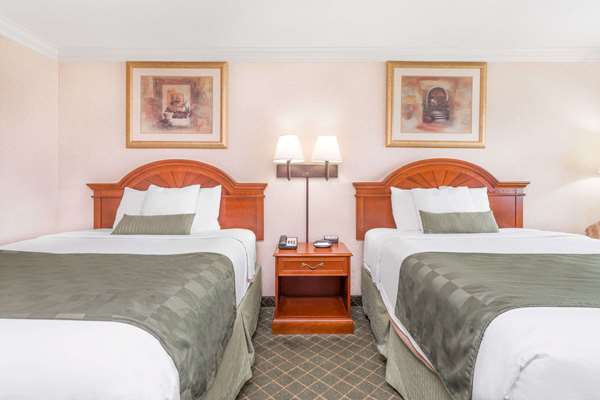  - Ramada Hotel Macon - I-475, Exit 3