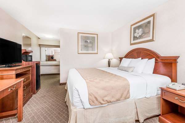  - Ramada Hotel Macon - I-475, Exit 3