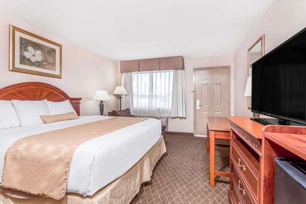  - Ramada Hotel Macon - I-475, Exit 3