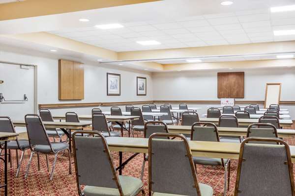  - Ramada Hotel Macon - I-475, Exit 3