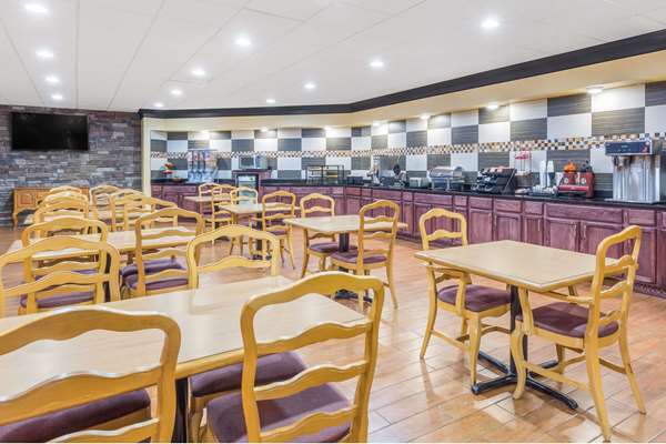  - Ramada Hotel Macon - I-475, Exit 3