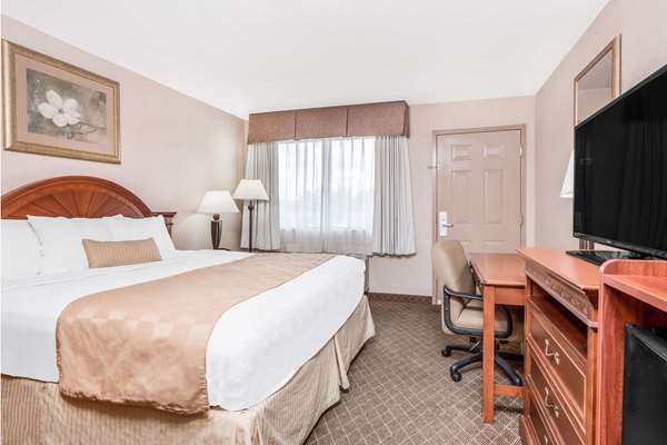  - Ramada Hotel Macon - I-475, Exit 3