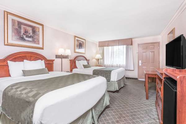  - Ramada Hotel Macon - I-475, Exit 3