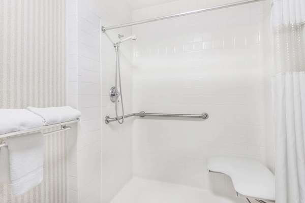  - Ramada Hotel Macon - I-475, Exit 3