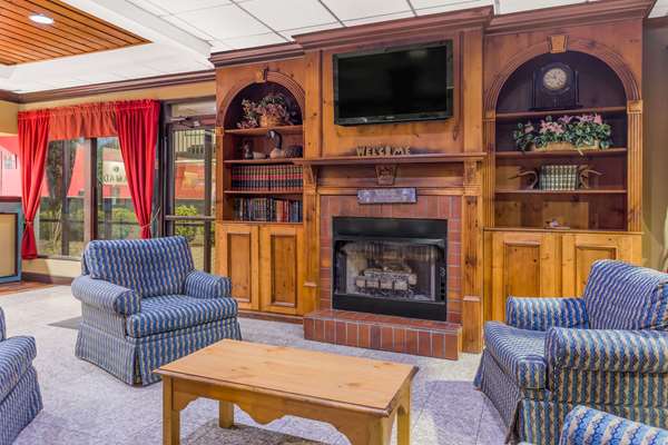  - Ramada Hotel Macon - I-475, Exit 3